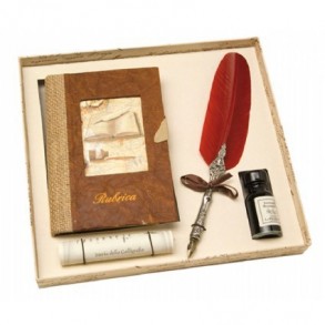 Conjunto de Escritura Antigua con Pluma de Ave y Libro de Notas
