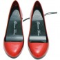 Altavoces en Zapatos de Tacón Rojos