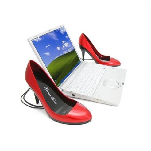Altavoces en Zapatos de Tacón Rojos