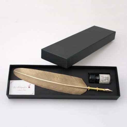 Conjunto de Escritura con Pluma de Ave en Color Oro y Tintero
