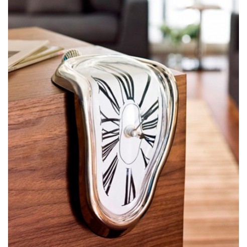 Reloj Derretido de Dalí Números Romanos