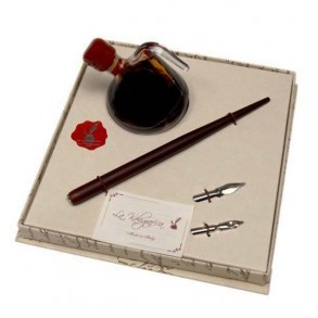 Conjunto Escritura Pluma Madera Tintero Jarra y 2 Plumillas