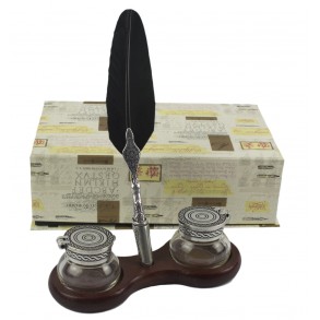 Conjunto Pluma Ave con soporte de Madera y dos Tinteros