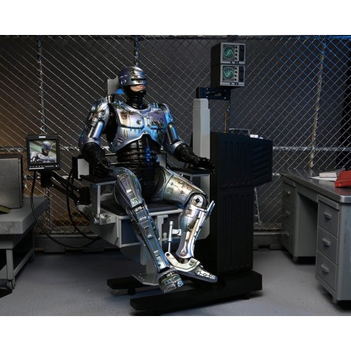 Figura RoboCop Ultimate Battle Damaged con Silla 20 cm altura