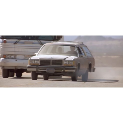 Coche Ford LTD Country Squiere Terminator 2 Judgment Day (1991) Escala 1:64