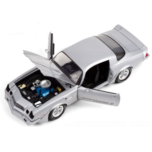 Coche Chevrolet Z/28 Yenko Turbo Z (1981) Escala 1:18