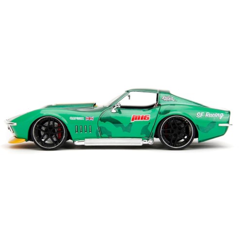 Coche Cammy 1969 Chevrolet Corvette Street Fighter II con Figura Escala 1:24