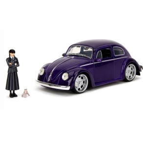 Coche Wednesday Adams & Thing 1972 Volkswagen Beatle con Figura Escala 1:24