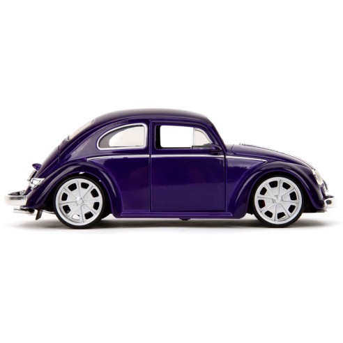 Coche Wednesday Adams & Thing 1972 Volkswagen Beatle con Figura Escala 1:24