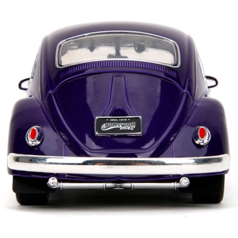 Coche Wednesday Adams & Thing 1972 Volkswagen Beatle con Figura Escala 1:24