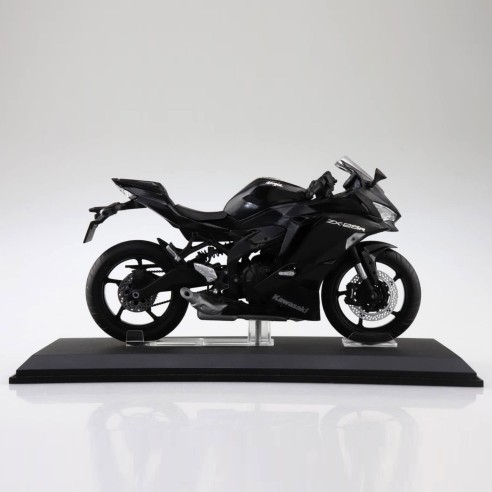 Réplica Motocicleta Kawasaki Ninja ZX-25R Yamaha Negro Metalizado 16,5 cm - Escala 1:12