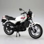 Réplica Motocicleta Yamaha RZ250 Blanco Perlado 17,5 cm - Escala 1:12