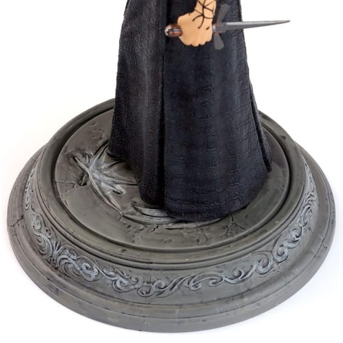 Figura Yennefer Netflix Ver 21 Cm The Witcher
