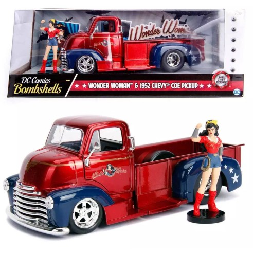Camión Chevrolet 1952 COE Pickup Custom + Figura Wonder Woman 1:24