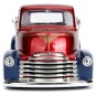 Camión Chevrolet 1952 COE Pickup Custom + Figura Wonder Woman 1:24