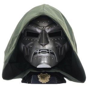 Casco Doctor Doom 1:1 Fantastic 4 Marvel Legends Series