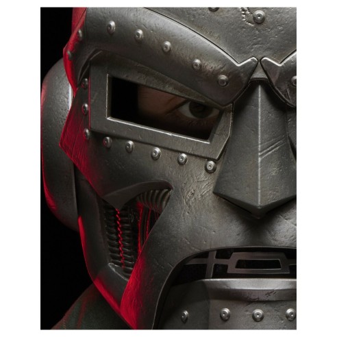 Casco Doctor Doom 1:1 Fantastic 4 Marvel Legends Series